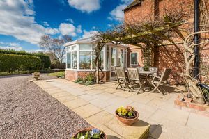 Patio area- click for photo gallery